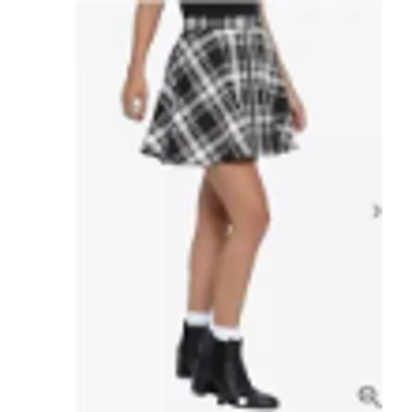 Hot Topic Plaid O-Ring Skater Skirt Lot of 2 SZ S Black & White, Red & Black - Picture 2 of 9